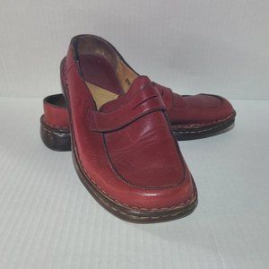 Born women's size 6 1/2 slip on penny loafer leather